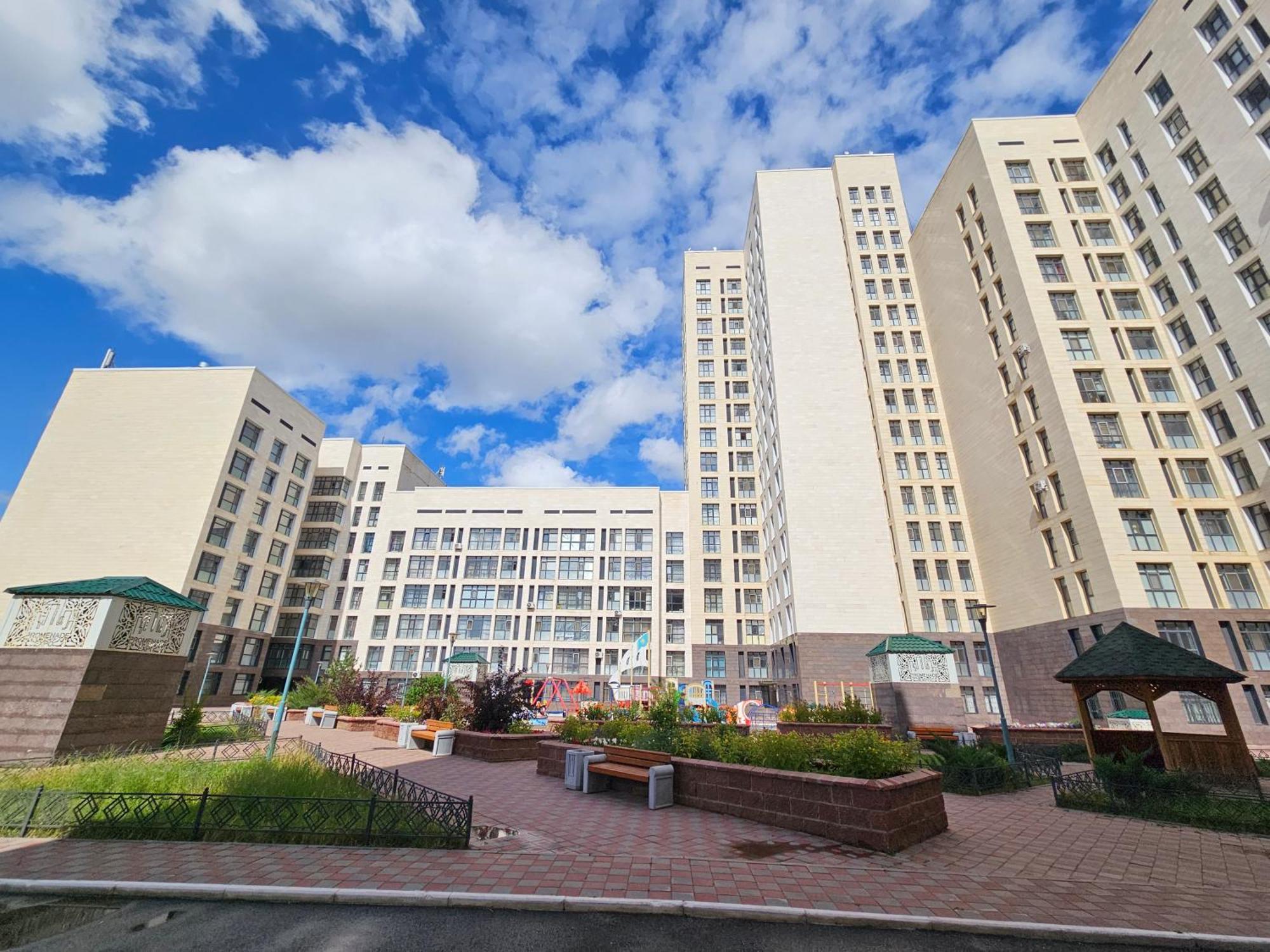 Ernaz Plus Apartments: Promenade Expo Astana Luaran gambar
